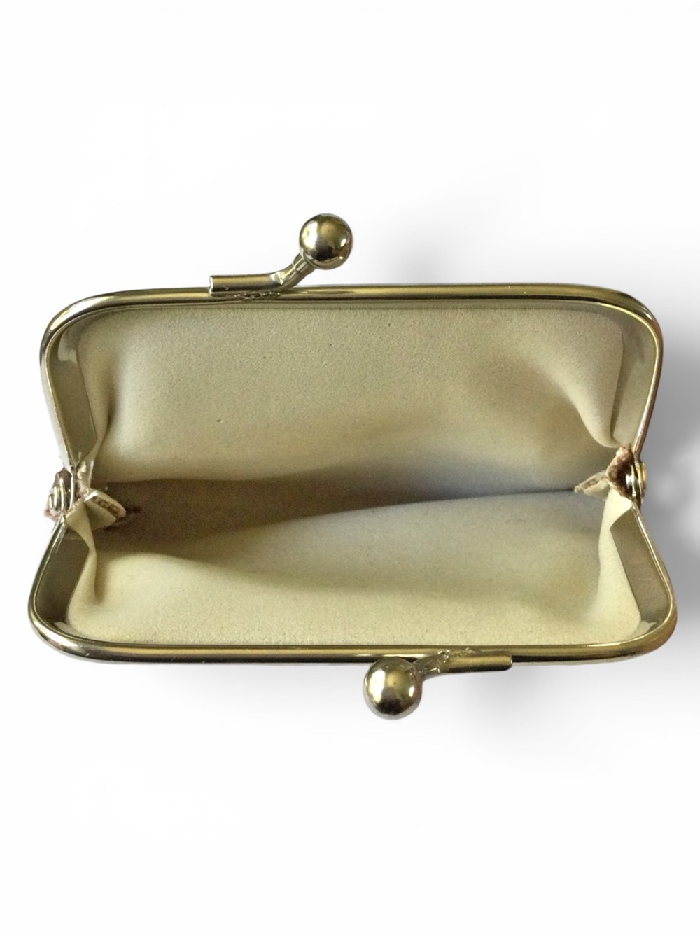 3Pc Set - Vtg Kiss‑Lock Coin Purse, Vtg Faux Pearl Brooch & New Hoop Earrings - Picture 6 of 11